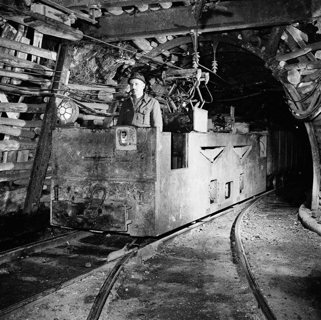 Λιγνιτωρυχείο Αλιβερίου 1957