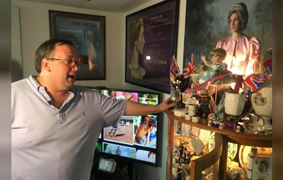 Αποτέλεσμα εικόνας για Συλλέκτης στη Φλόριντα μετέτρεψε το σπίτι του σε μουσείο στη μνήμη της πριγκίπισσας Νταϊάνα