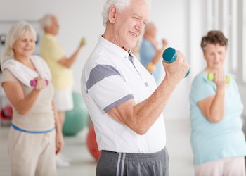 Πόση και τι είδους άθληση κρατά τον εγκέφαλο υγιή | in.gr