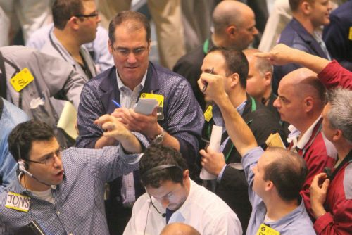 Πάνω από τα 74 δολάρια ανεβαίνει το πετρέλαιο