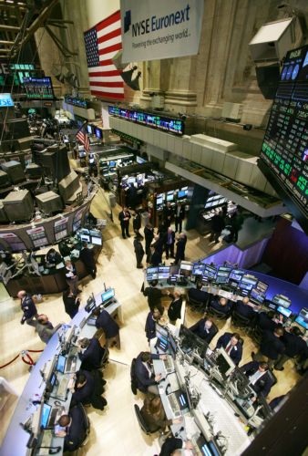 Iσχυρή άνοδος στα χρηματιστήρια της Ευρώπης και τη Γουόλ Στριτ την Πέμπτη