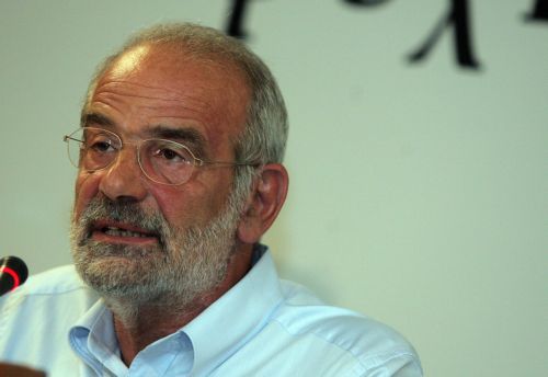 Ο ΣΥΡΙΖΑ περνά δοκιμασία, δεν διασπάται, δηλώνει ο Αλέκος Αλαβάνος