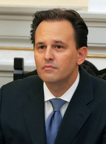 Ενημέρωση Παπούλια από τον υπουργό Εξωτερικών για το πρόσφατο ταξίδι στην Κύπρο