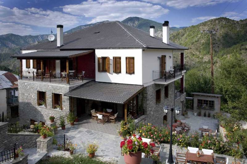 To ξενοδοχείο «Περιστέρω» κοντά στην Κόνιτσα