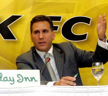 Χέρι – χέρι με τον Νοτιά, Χατζηιωάννου και Γκίκας