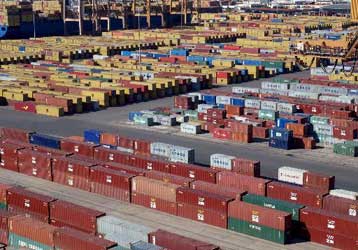 Συνεχίζεται η απεργία των λιμενεργατών, εκρηκτική η κατάσταση στον ΟΛΠ