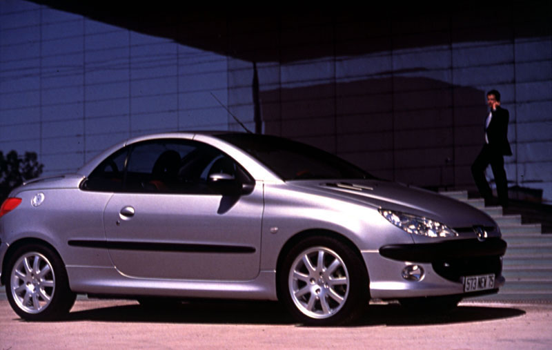 Επίσημη πρώτη του Peugeot 206 Coupe Cabriolet στην ευρωπαϊκή αγορά