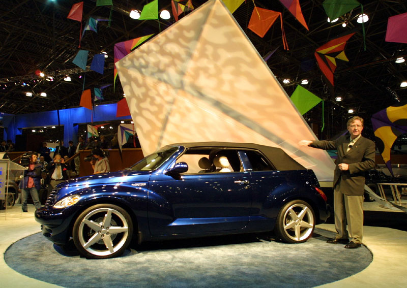 Τα φώτα της δημοσιότητας στη Διεθνή Έκθεση Αυτοκινήτου στη Νέα Υόρκη