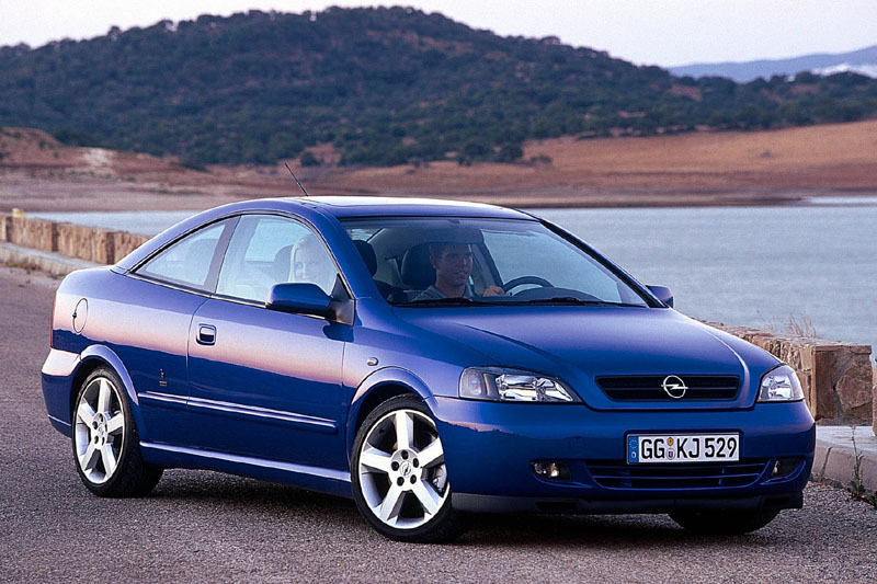 Astra Coupe Turbo: To αστέρι της Opel ξαναχτυπά