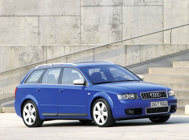 Νέο Audi S4 στο Παρίσι – Ισχυρότερο από το S6 και την BMW M3