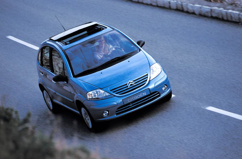 Γυάλινη ηλεκτροκίνητη οροφή για το νέο Citroen C3