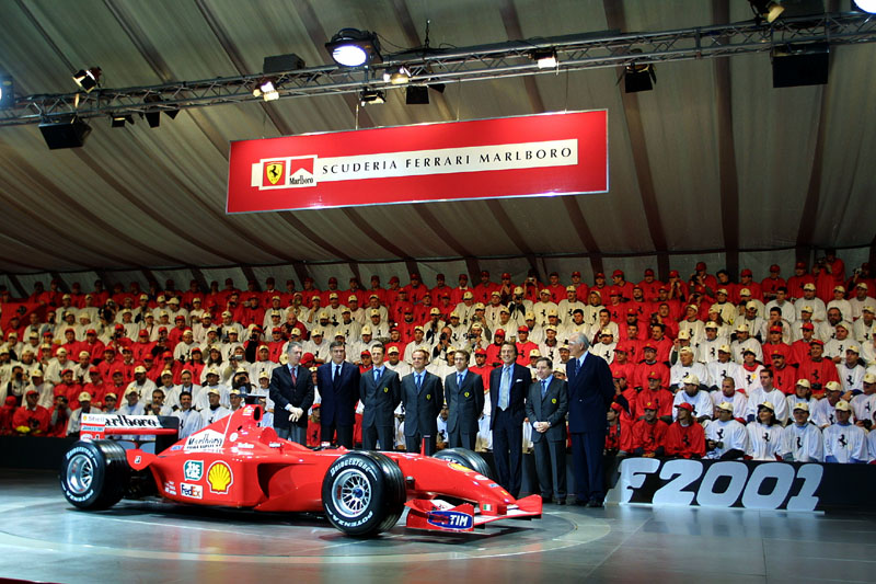 Formula 1: Η παρουσίαση της Ferrari F2001 στο Fiorano