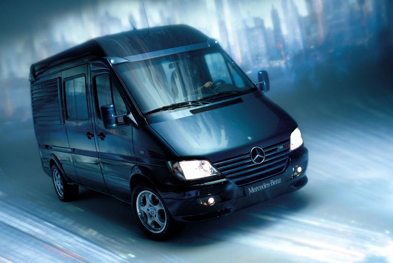 Mobile Black Office: το… κινητό γραφείο της Mercedes-Benz