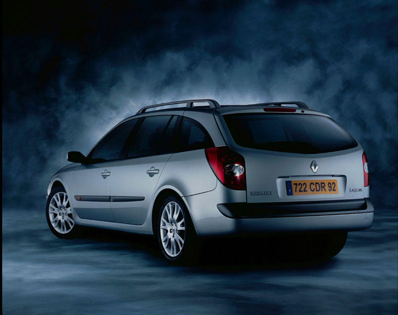 Renault Laguna II – Στιβαρότερη κατασκευή, βελτιωμένα συστήματα ασφαλείας