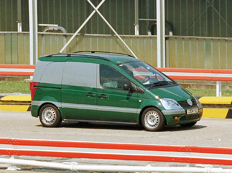 Μικρομεσαίο πολυμορφικό από τη Mercedes