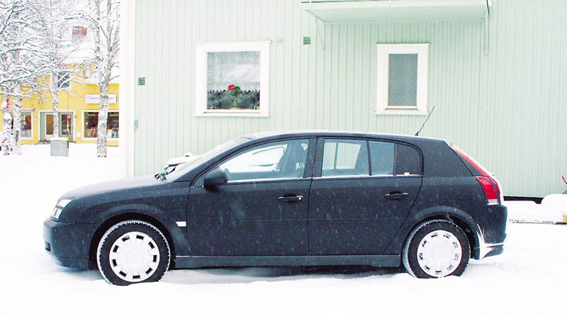 Πολικές δοκιμές για το νέο Opel Vectra Signum