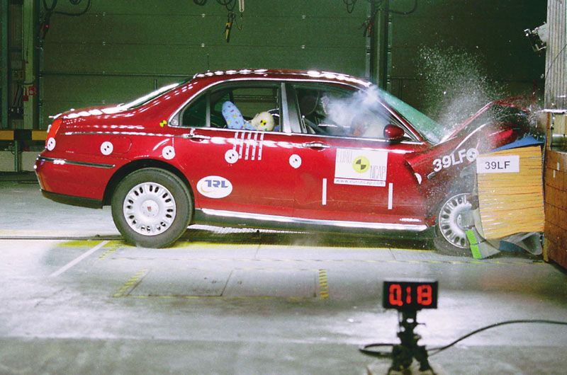 Τέσσερα αστέρια για το Rover 75 στις δοκιμές του EuroNCAP