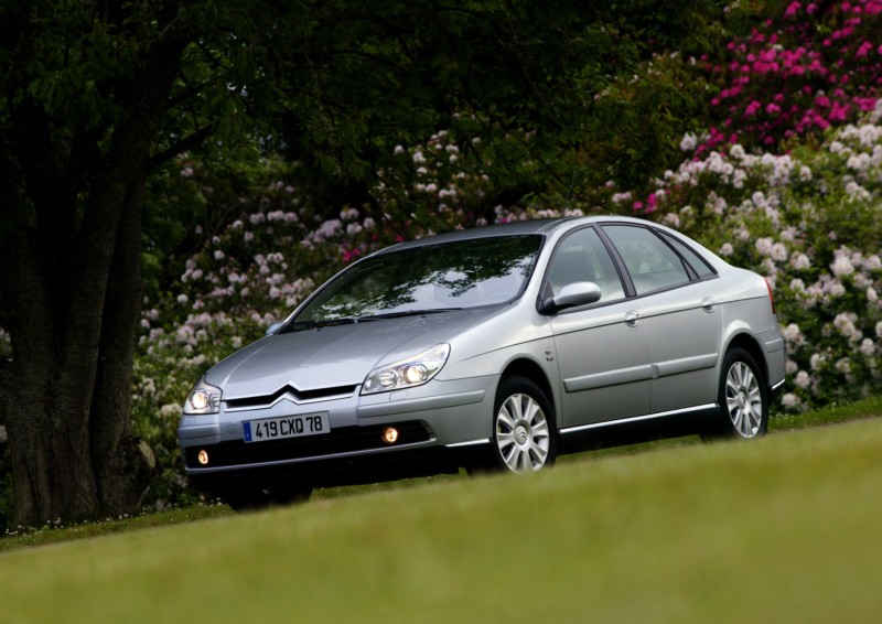 Ανανεωμένο C5 από τη Citroen στο Παρίσι