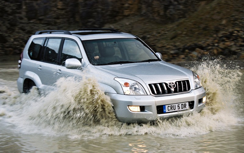 Νέος κινητήρας και ανανεωμένο Land Cruiser από την Toyota στο Παρίσι