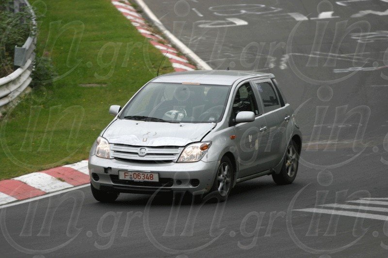 Νέο Yaris από την Toyota το 2005;