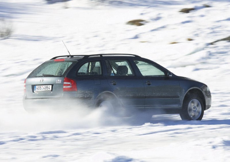 Πρεμιέρα, στα τέλη Απριλίου, για τη Skoda Octavia 5 Combi από 18.090 ευρώ – Combi 4×4 από 26.990 ευρ