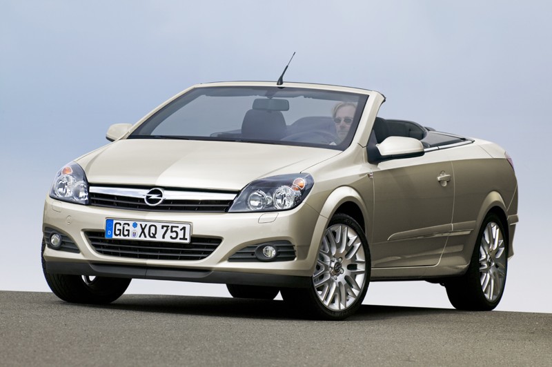 Opel Astra TwinTop με πόσα;