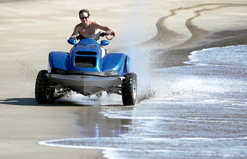 Quadski: Γη και ύδωρ…