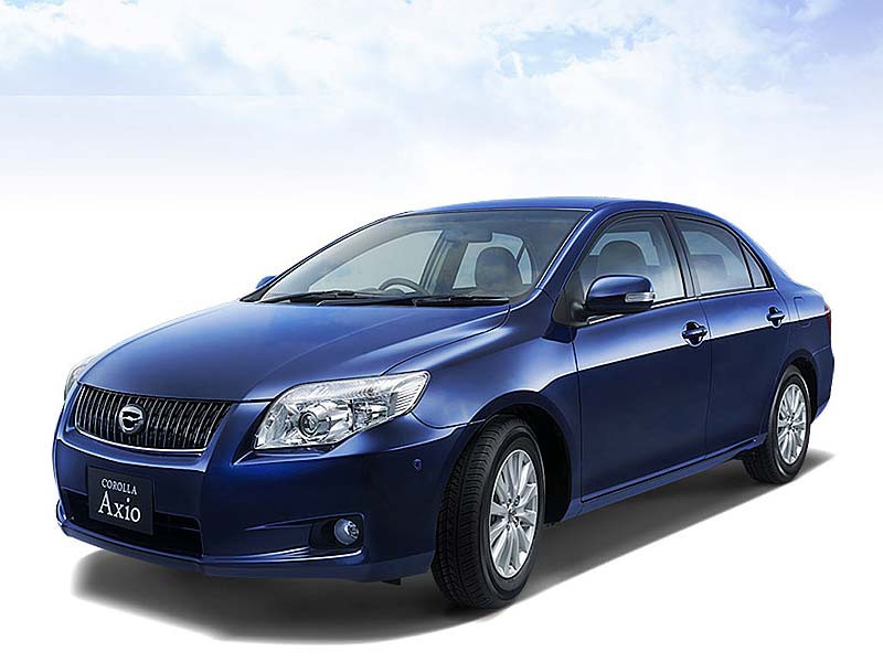 Μετά το Toyota Auris οι Corolla sedan και SW