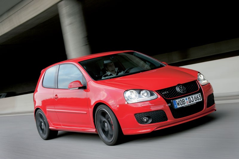 Επετειακό VW Golf GTI Edition 30 με 230 ίππους από 33.850 ευρώ