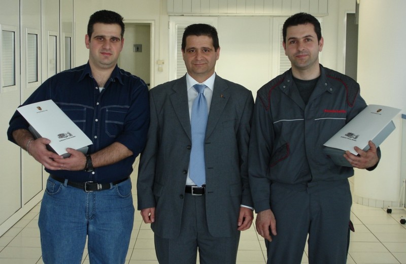 Πιστοποίηση τεχνικών στο δίκτυο Porsche Centers της Sportscar AE