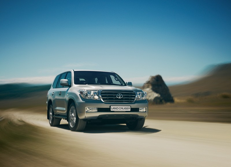 Toyota Land Cruiser V8: Ορίζοντας την τετρακίνηση