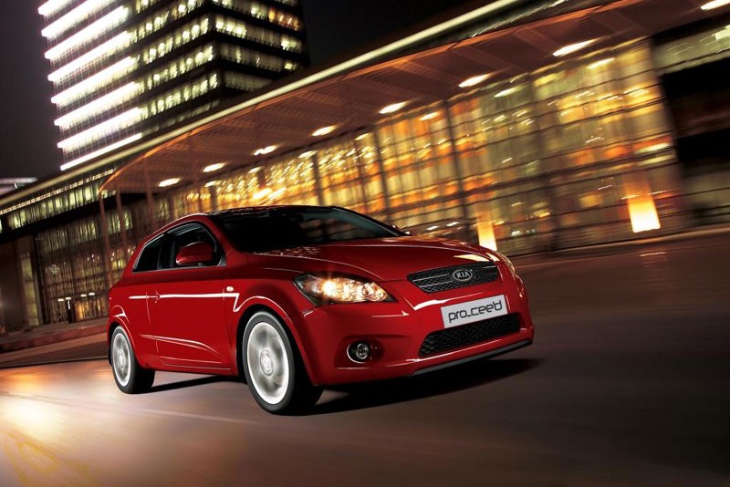 Από 13.100 ευρώ το τρίθυρο Kia Cee΄d στην Ελλάδα
