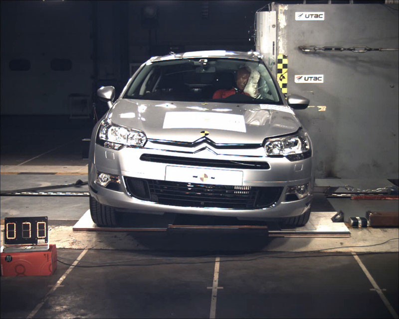 Πεντάστερο το νέο Citroen C5. Τέσσερα αστέρια για την BMW X3 και κανένα(!) αστέρι για το Nissan Nava