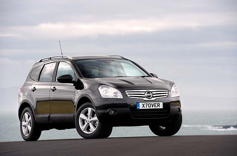 Πρεμιέρα τον Ιούλιο για το επταθέσιο Nissan Qashqai+2