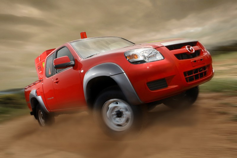 Δωρεά 11 πυροσβεστικών οχημάτων Mazda BT-50 από την ΕΤΕ