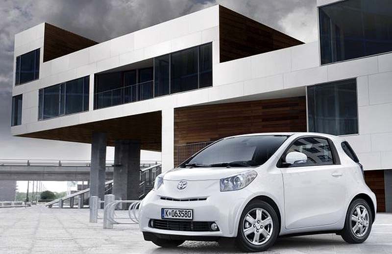 Τρεις παγκόσμιες πρεμιέρες για την Toyota στο Παρίσι