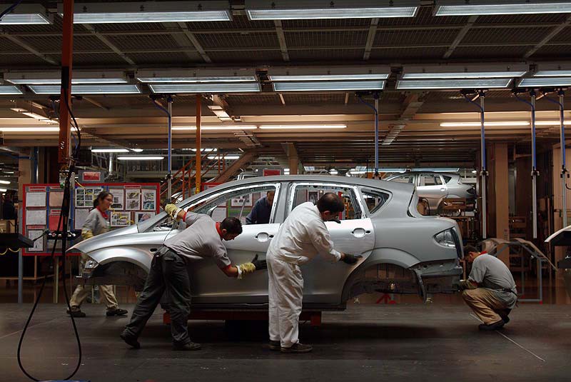 Μείωση παραγωγής εξαγγέλουν Seat και Audi στα κύρια εργοστάσιά τους