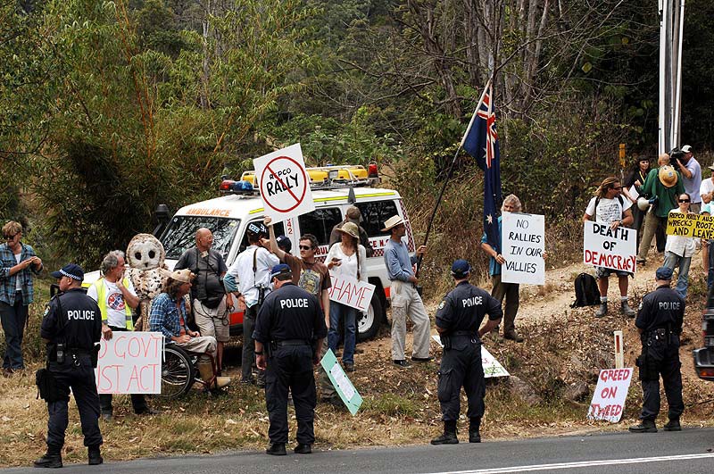 Ράλι Αυστραλίας 2009, 1η μέρα: Προβάδισμα J.M. Latvala εν μέσω διαδηλώσεων