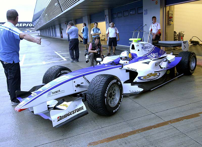 Ο Sebastien Loeb από τα δάση της Ουαλίας στο κόκπιτ του GP2