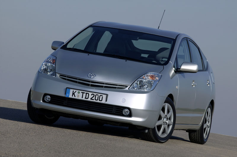 Yβριδική ανανέωση για το Toyota Prius…