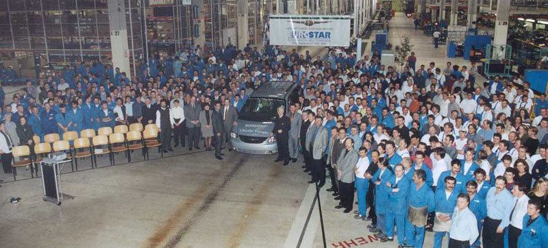 H Chrysler γιορτάζει την παραγωγή εννέα εκατομμυρίων minivan