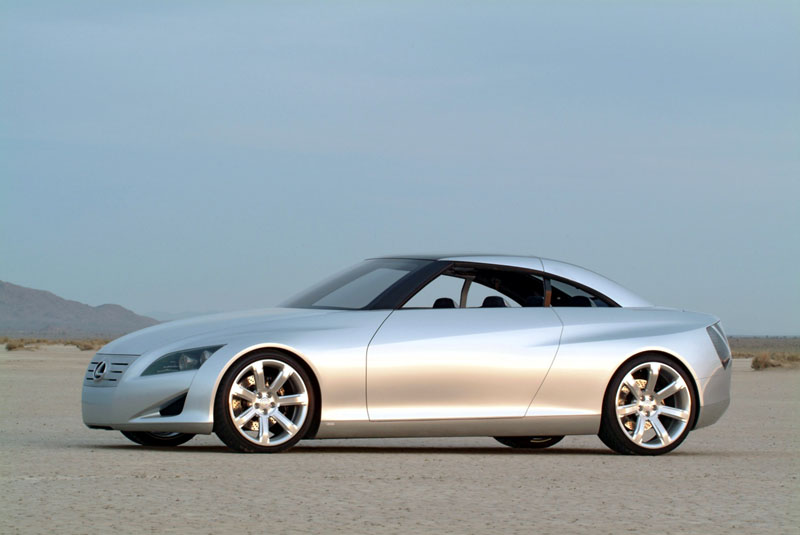 Τετραθέσιο coupe ετοιμάζει η Lexus