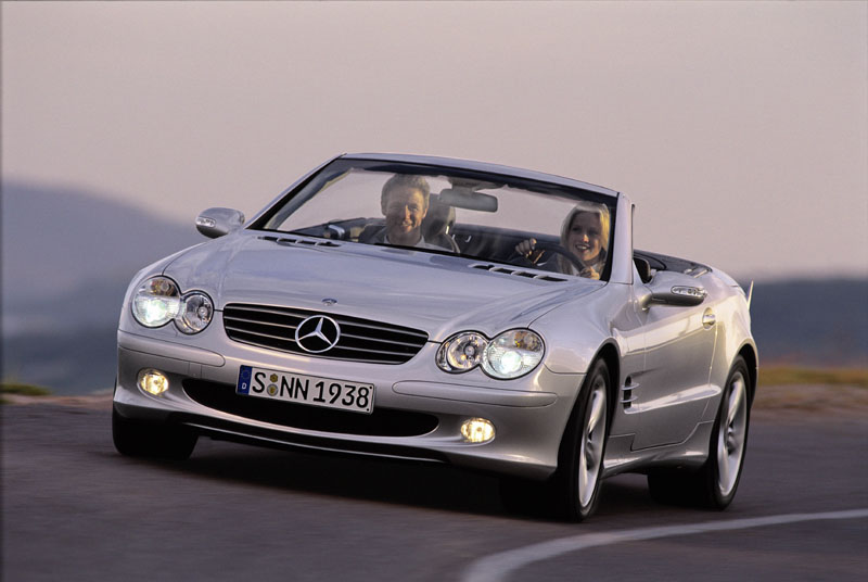 Στο φως της δημοσιότητας η νέα Mercedes-Benz SL