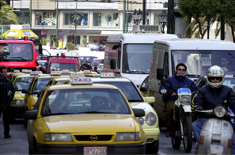 Δημόσιος διάλογος για τη λύση του κυκλοφοριακού στην Αθήνα