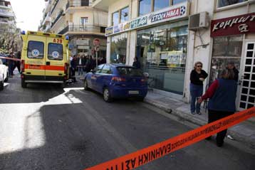 Δύο αιματηρές ληστείες με έναν νεκρό και έναν τραυματία στα Πατήσια