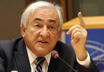 Το ΔΝΤ θα καθορίσει τους όρους της βοήθειας στην Ελλάδα, λέει ο Ντομινίκ Στρος-Καν