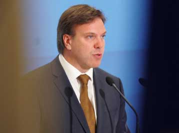 Η χώρα προς το παρόν δεν χρειάζεται το μηχανισμό στήριξης, ξεκαθαρίζει η κυβέρνηση