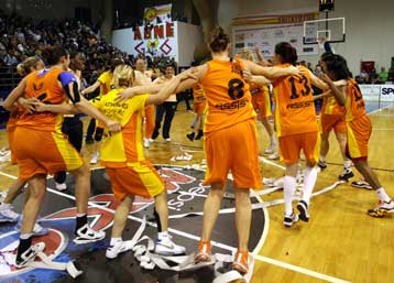 Ο Αθηναϊκός «σήκωσε» το EuroCup στον… καυτό Βύρωνα