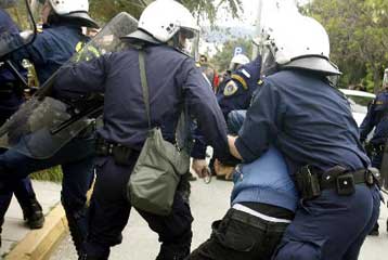 Ποινική δίωξη σε βάρος των έξι συλληφθέντων για συμμετοχή στον «Επαναστατικό Αγώνα»