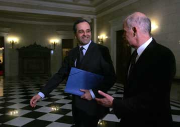 «Μπορούμε να τα βγάλουμε πέρα μόνοι μας» λέει ο Αντώνης Σαμαράς